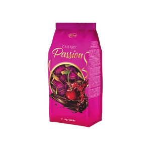 Prabangūs praline „Cherry Passion“ – kalvelės formos saldainiai su vyšnia alkoholiniame įdare, padengti desertiniu šokoladu, 1 kg pakuotė.