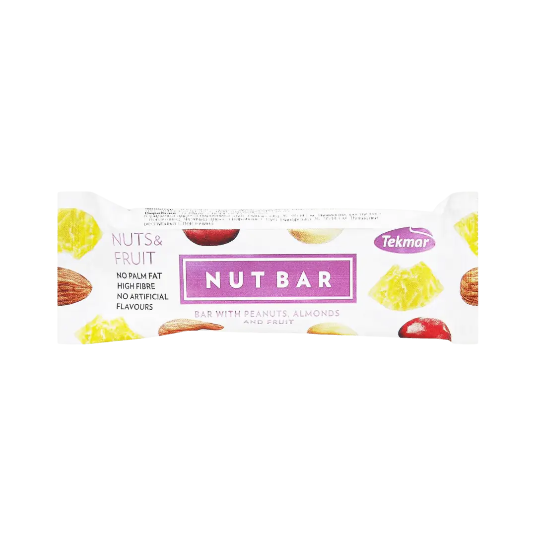 Tekmar Nut Bar – žemės riešutų, migdolų ir vaisių batonėlis 40 g pakuotėje.